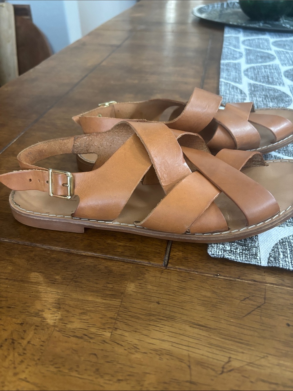 Women's Italian Leather Tan Crisscross Strap Sandals - Picture 3 of 7